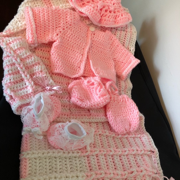 Handmade crochet Baby Blanket Set. - Picture 3 of 3